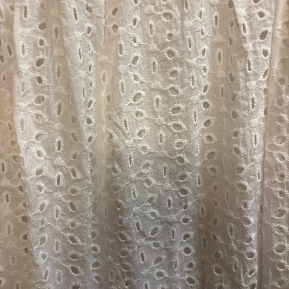 White Eyelet V-Neck Sleeveless Dress - Picture 5 of 12